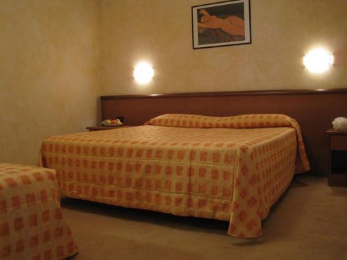 קרמניולה Hotel Italia מראה חיצוני תמונה