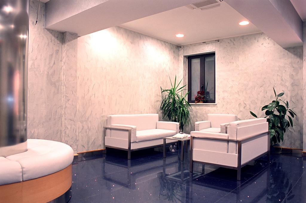 קרמניולה Hotel Italia מראה חיצוני תמונה