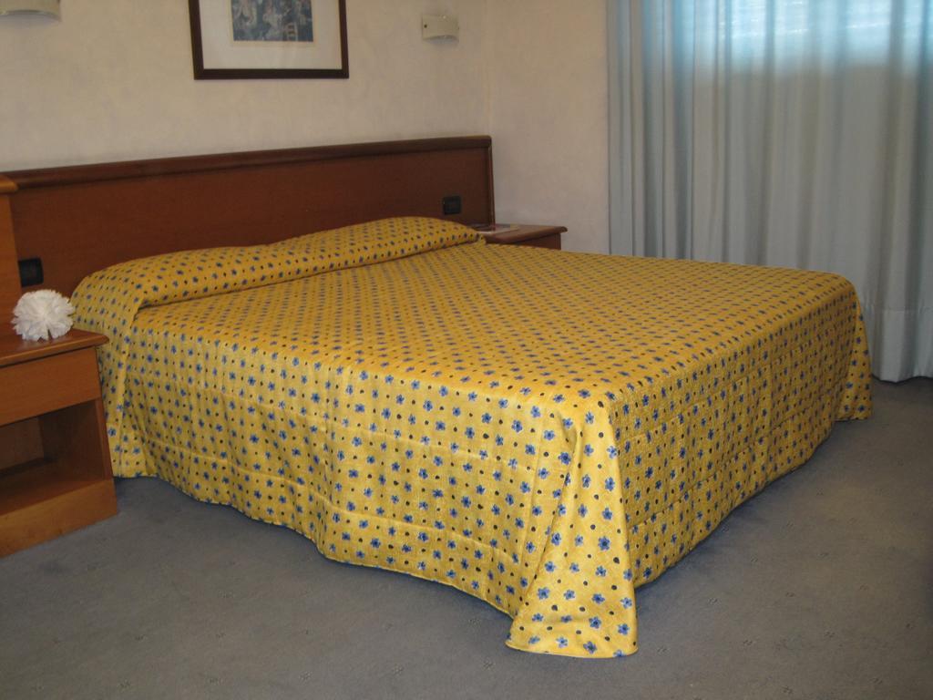 קרמניולה Hotel Italia חדר תמונה