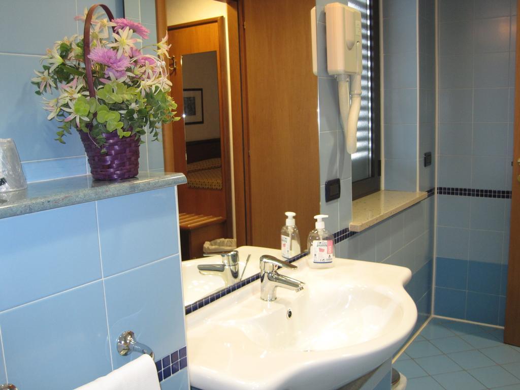 קרמניולה Hotel Italia חדר תמונה