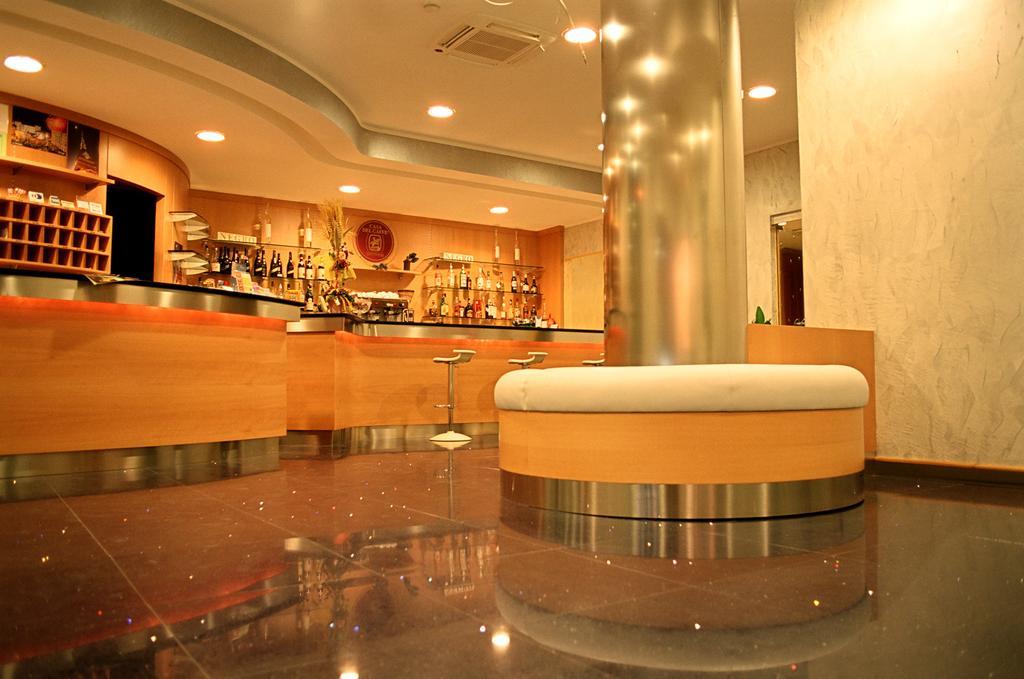 קרמניולה Hotel Italia מראה חיצוני תמונה