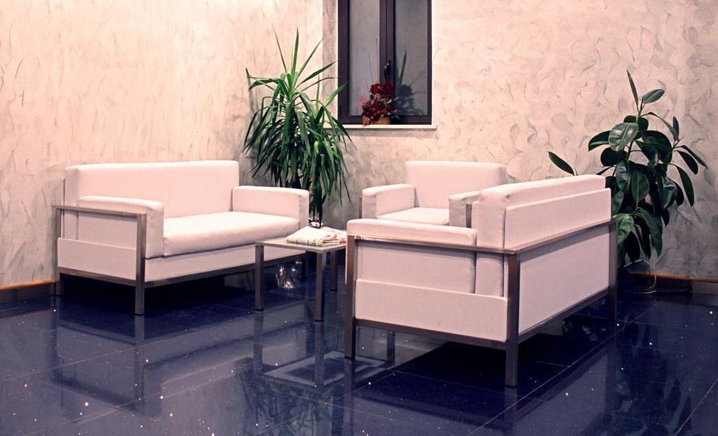 קרמניולה Hotel Italia מראה חיצוני תמונה
