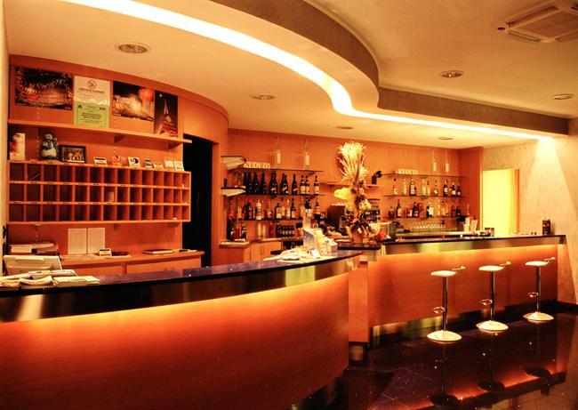 קרמניולה Hotel Italia מראה חיצוני תמונה